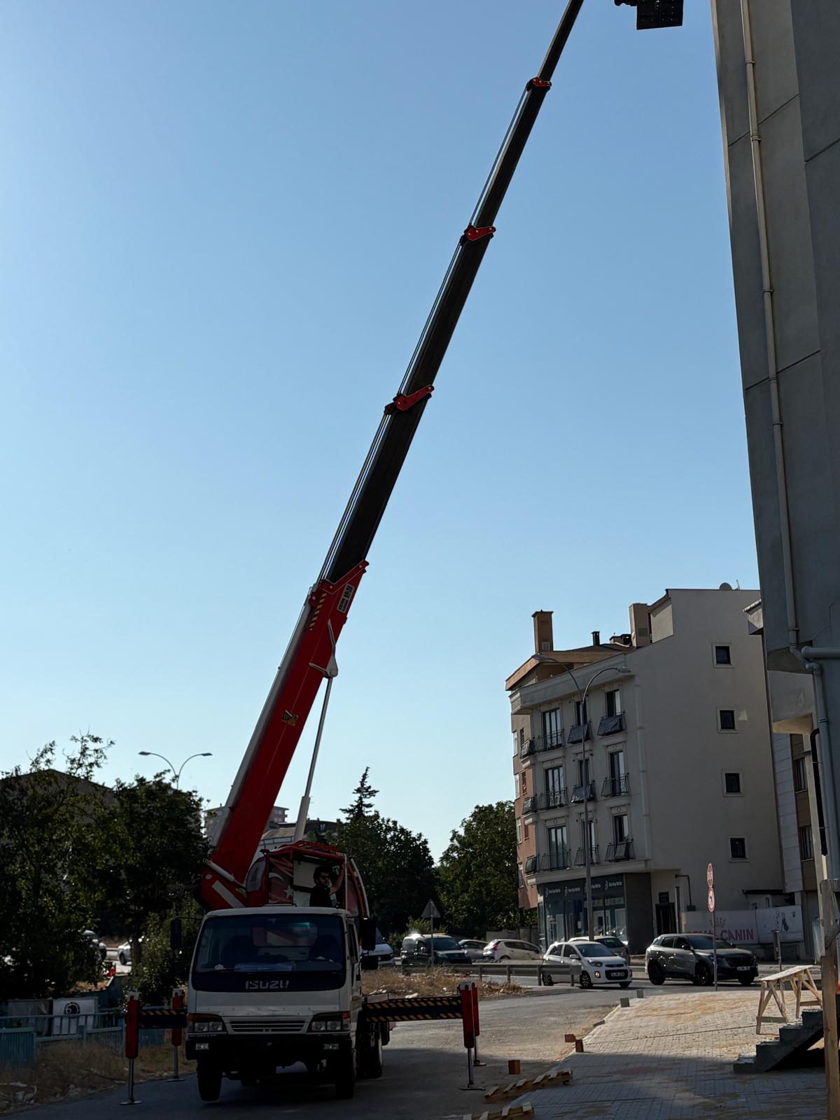 Yüksek Ağaç Budama, Dal Kesimi ve Peyzaj Sepetli Platformu